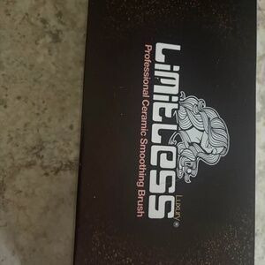 Limitless hair straightener brush